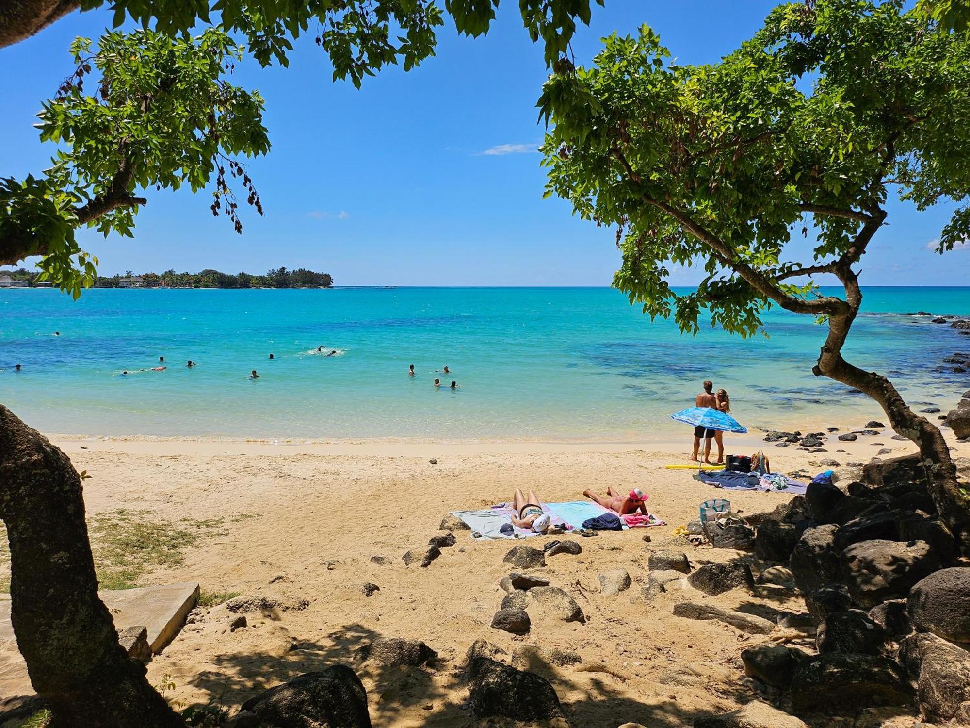 Beachwalk Deluxe Apartment - 50 Steps To The Beach Cap Malheureux Bagian luar foto